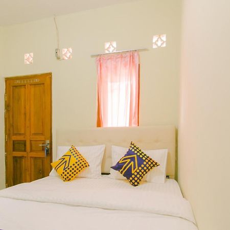 Ayu Homestay Syariah Sukabumi Exterior photo
