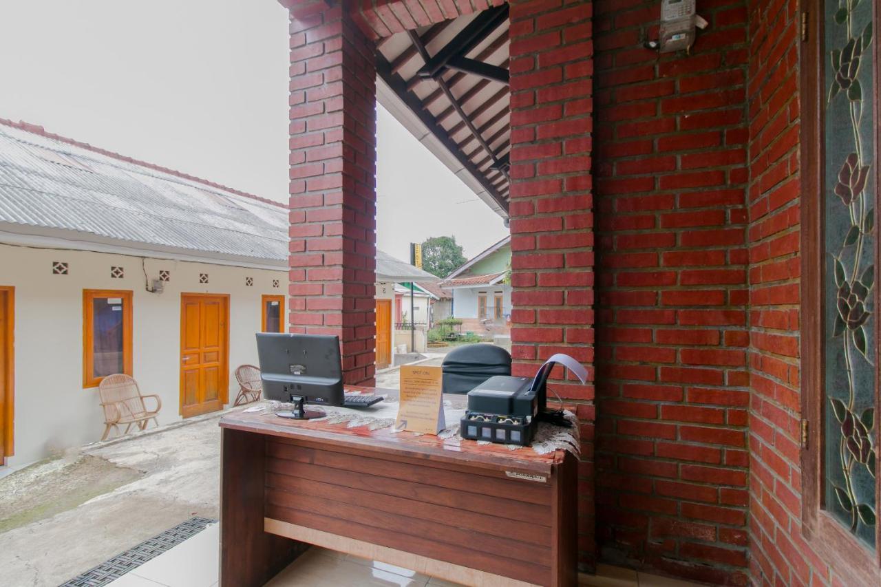 Ayu Homestay Syariah Sukabumi Exterior photo