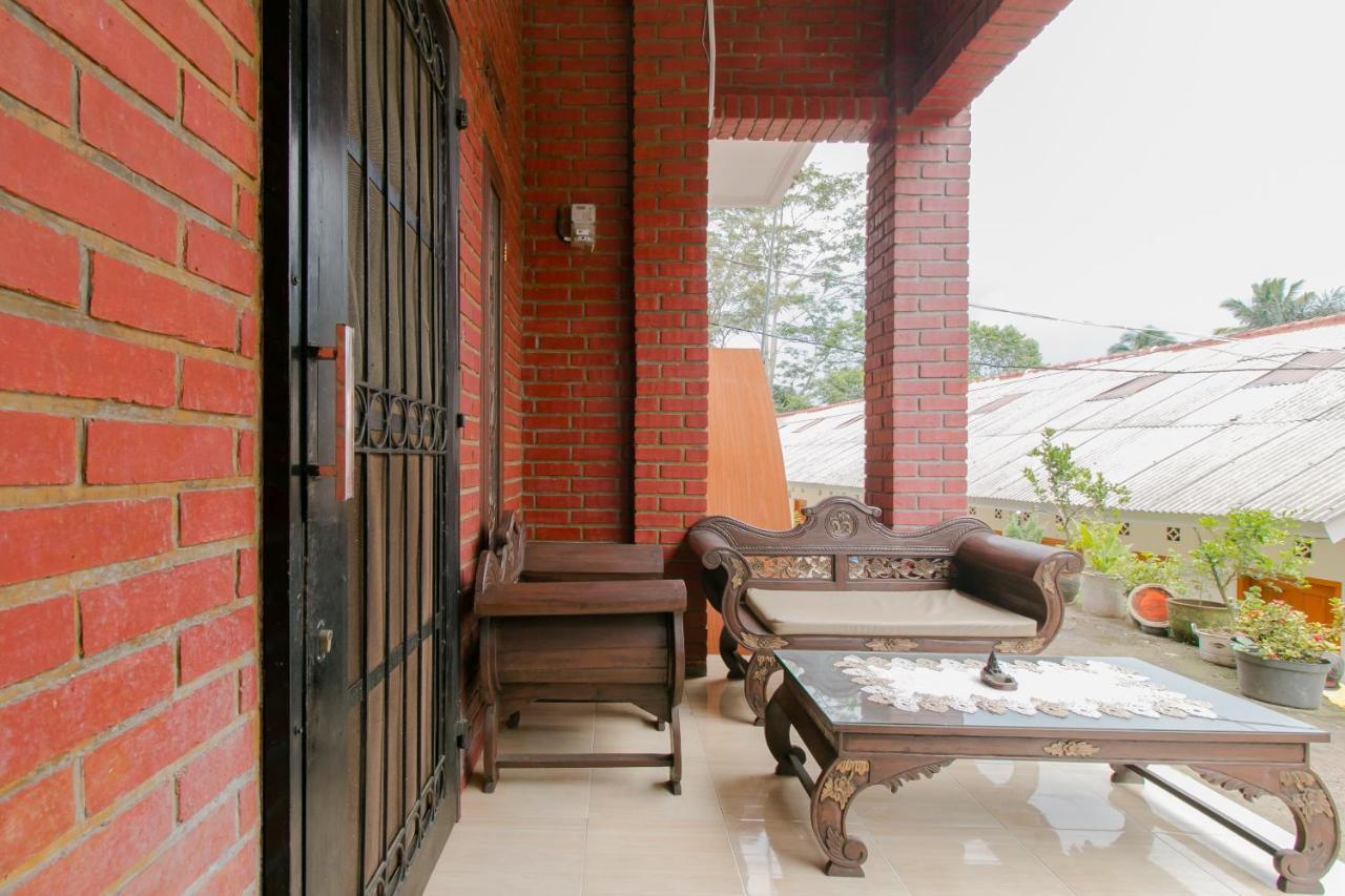 Ayu Homestay Syariah Sukabumi Exterior photo