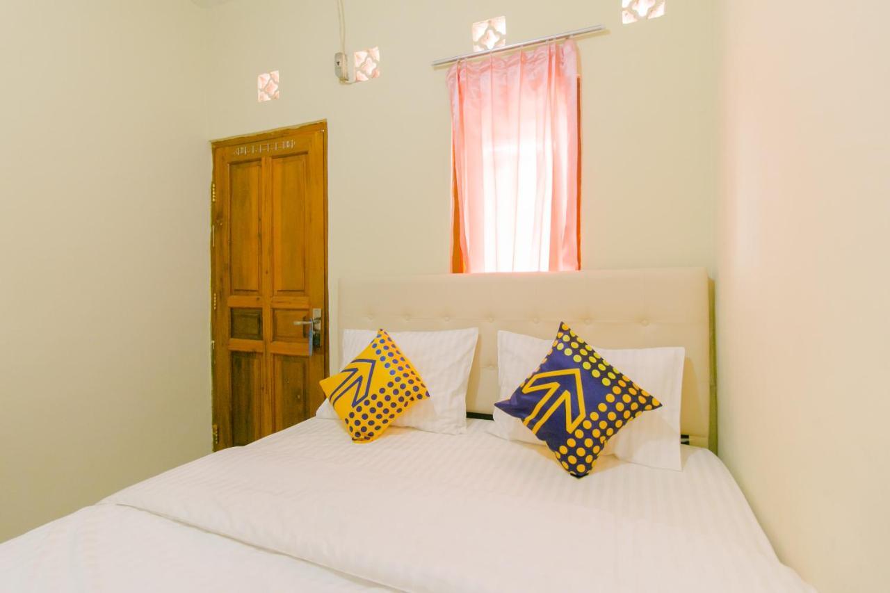 Ayu Homestay Syariah Sukabumi Exterior photo