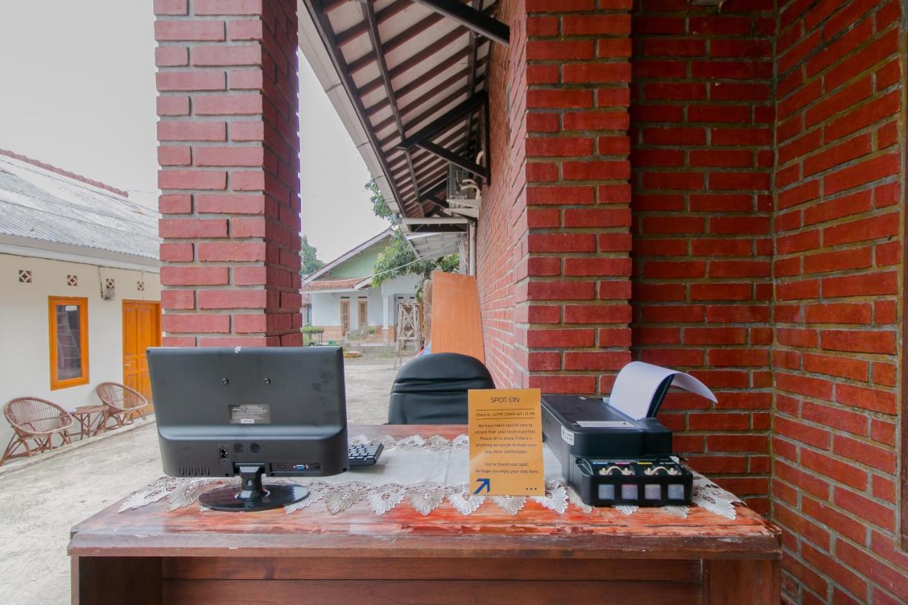 Ayu Homestay Syariah Sukabumi Exterior photo
